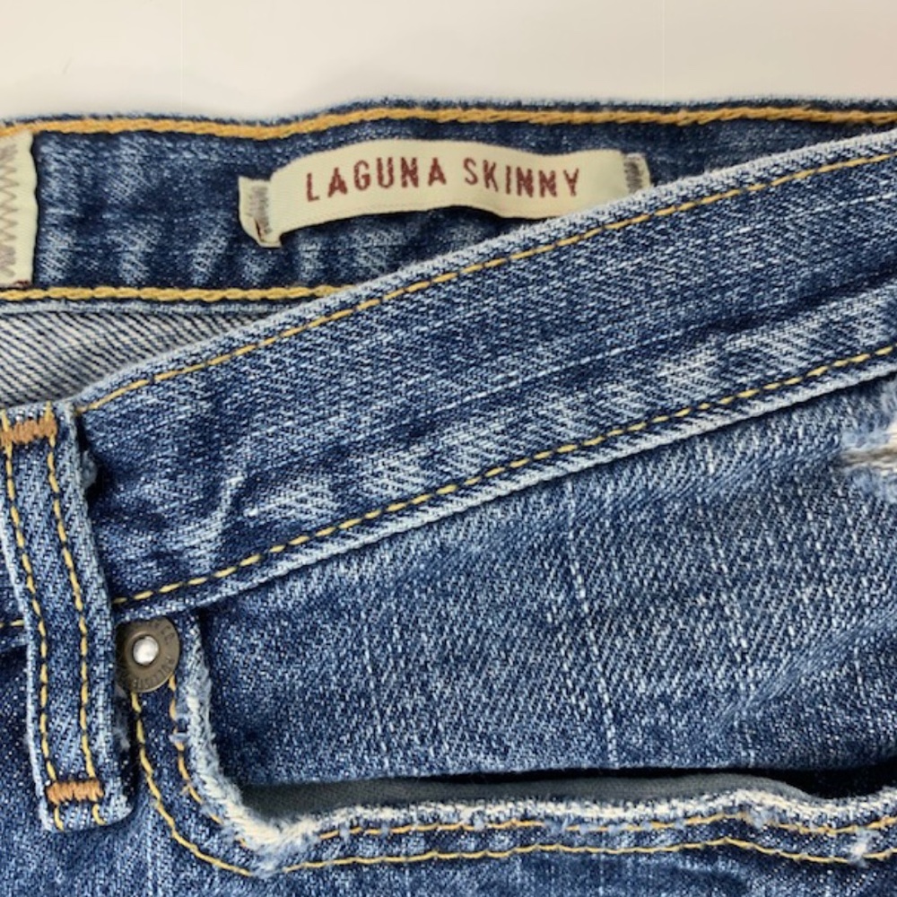 Hollister jeans shorts. Laguna Skinny. Size 9R. - Picture 4 of 15